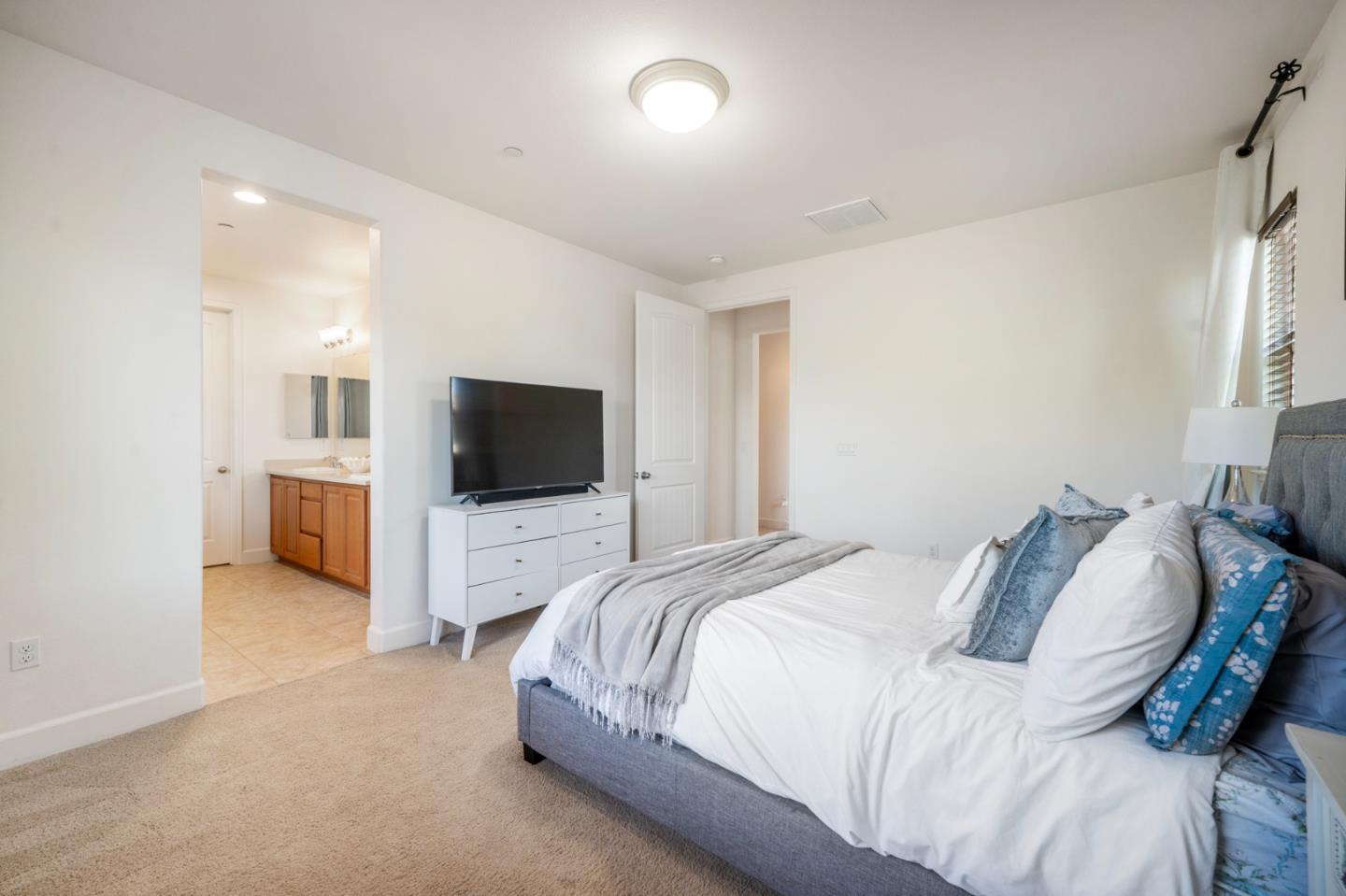 250 Robin Place