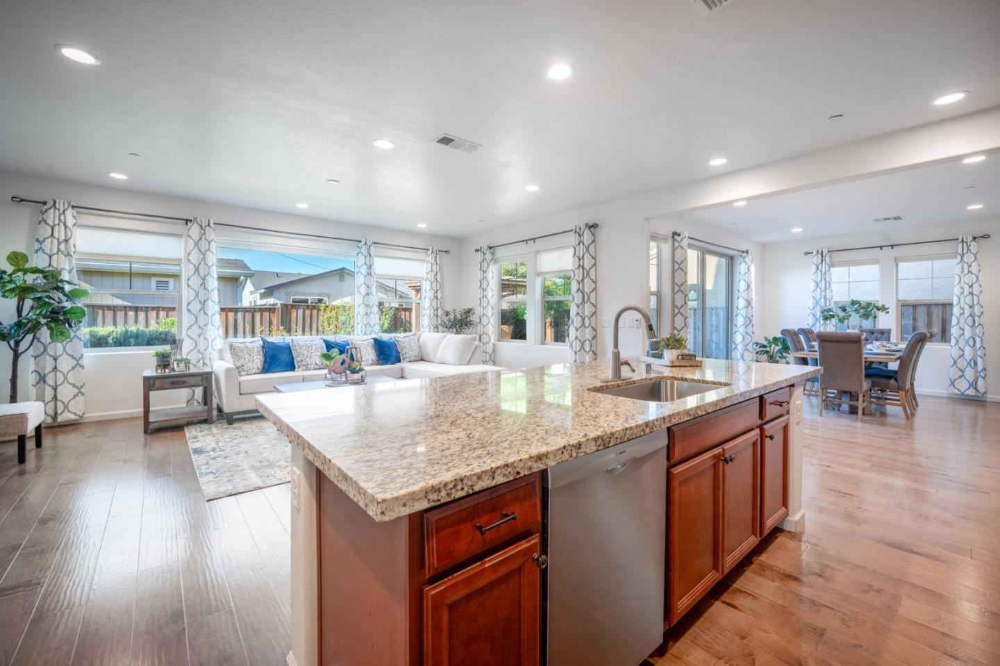 712 Baxter Way
