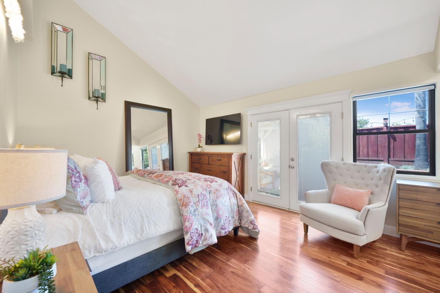 3825 Wellington Square