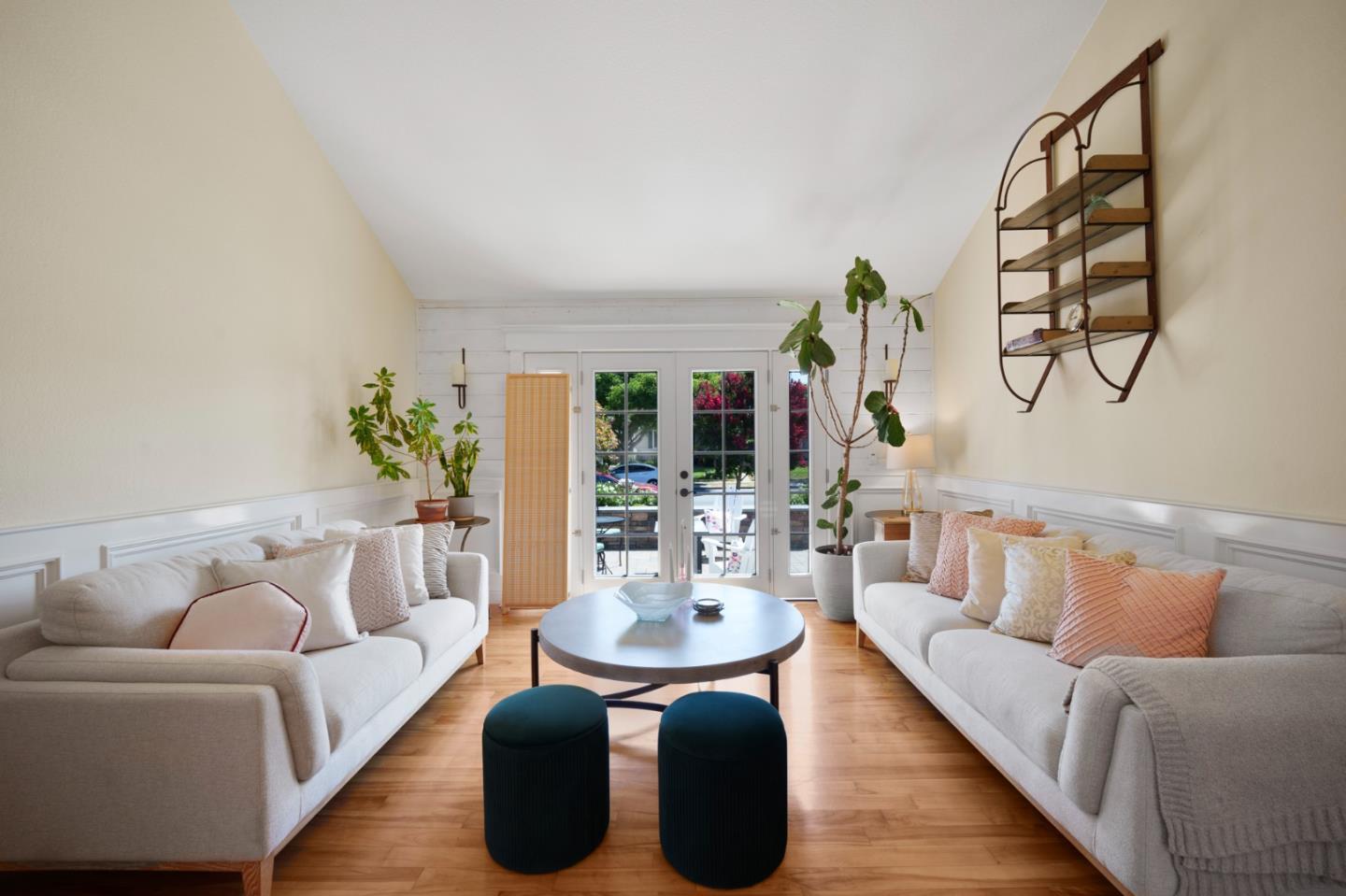 3825 Wellington Square