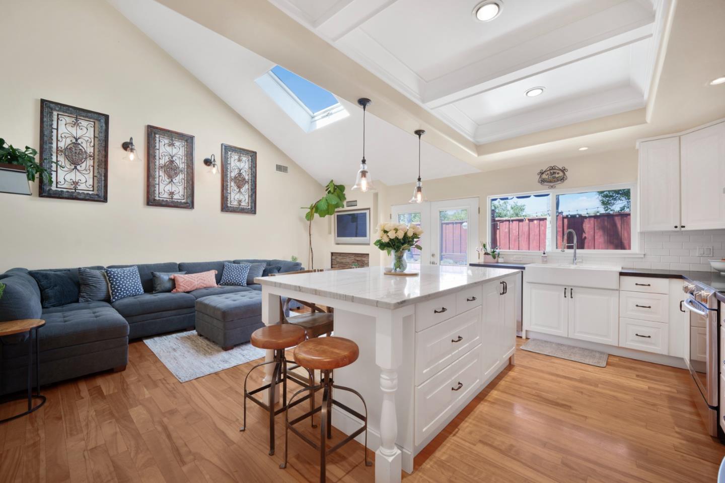 3825 Wellington Square