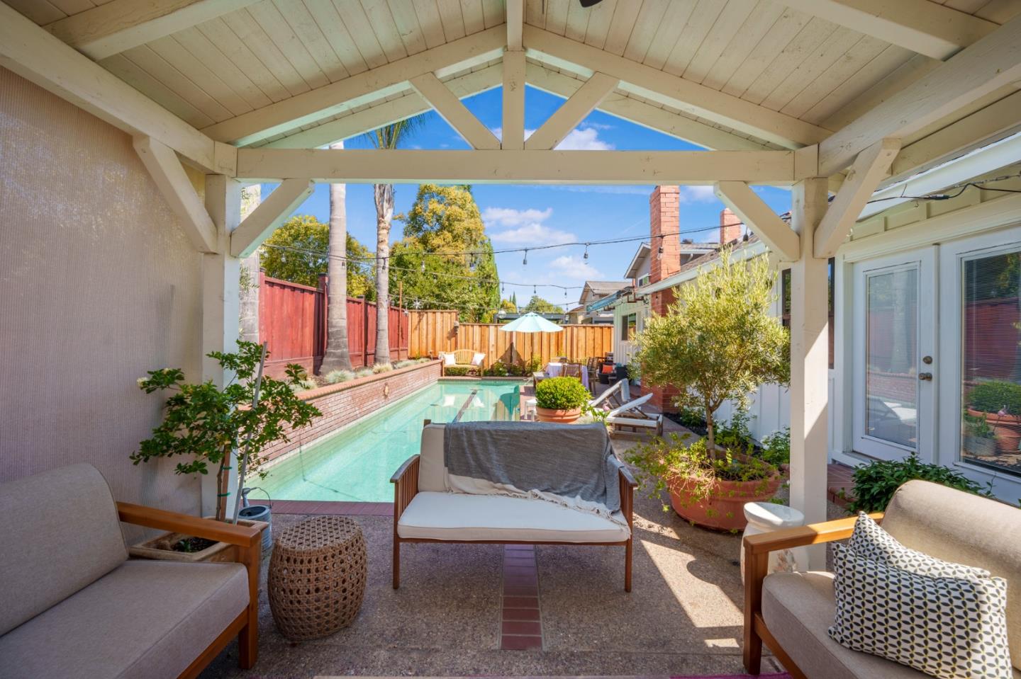 3825 Wellington Square