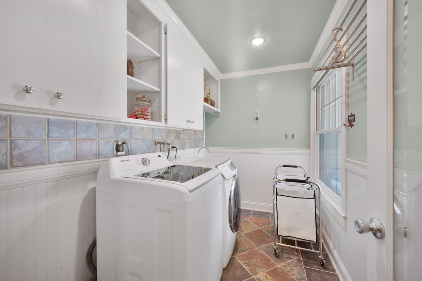 3825 Wellington Square