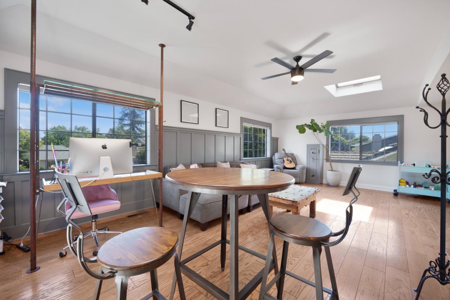 3825 Wellington Square