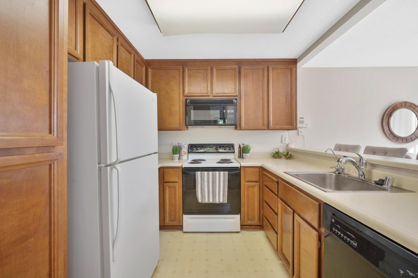 1204 La Terrace Circle