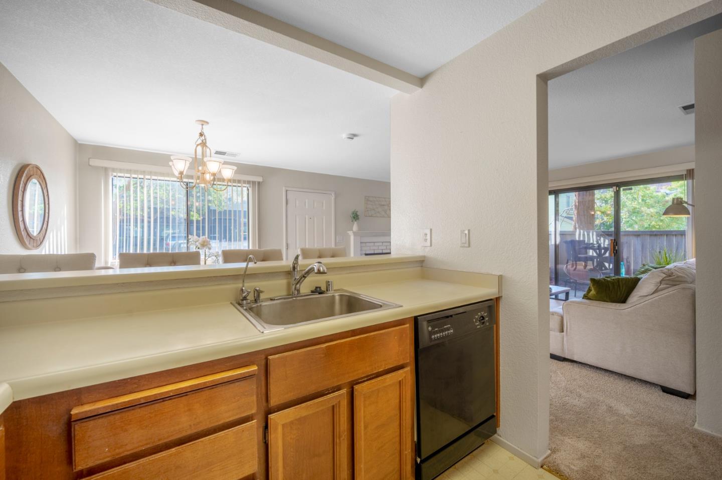 1204 La Terrace Circle