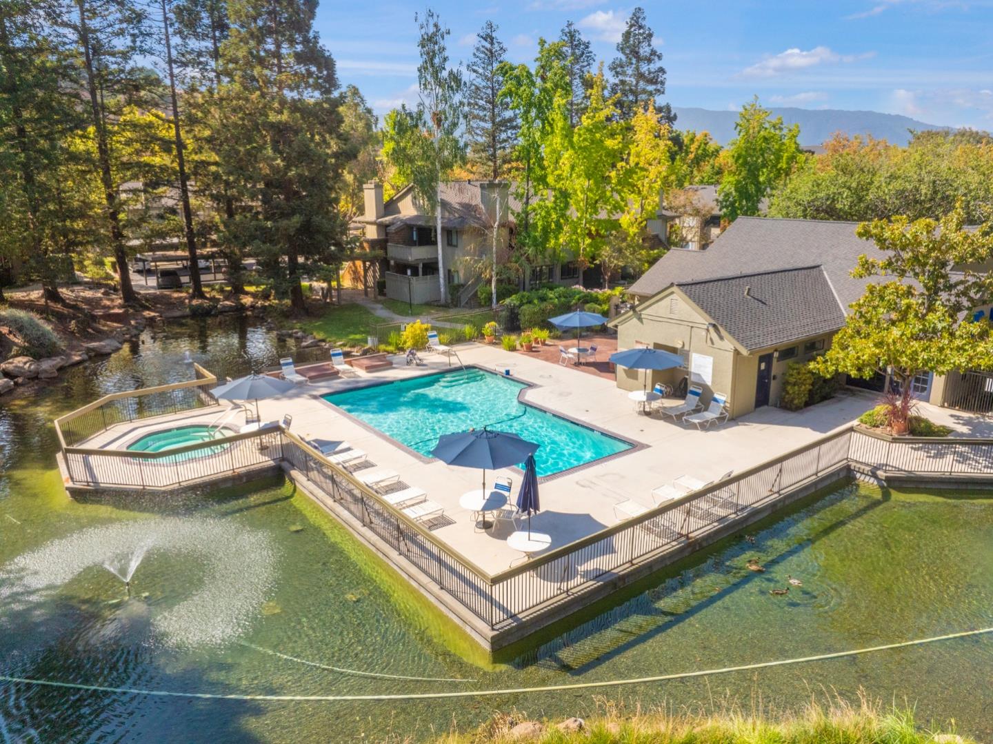 1204 La Terrace Circle