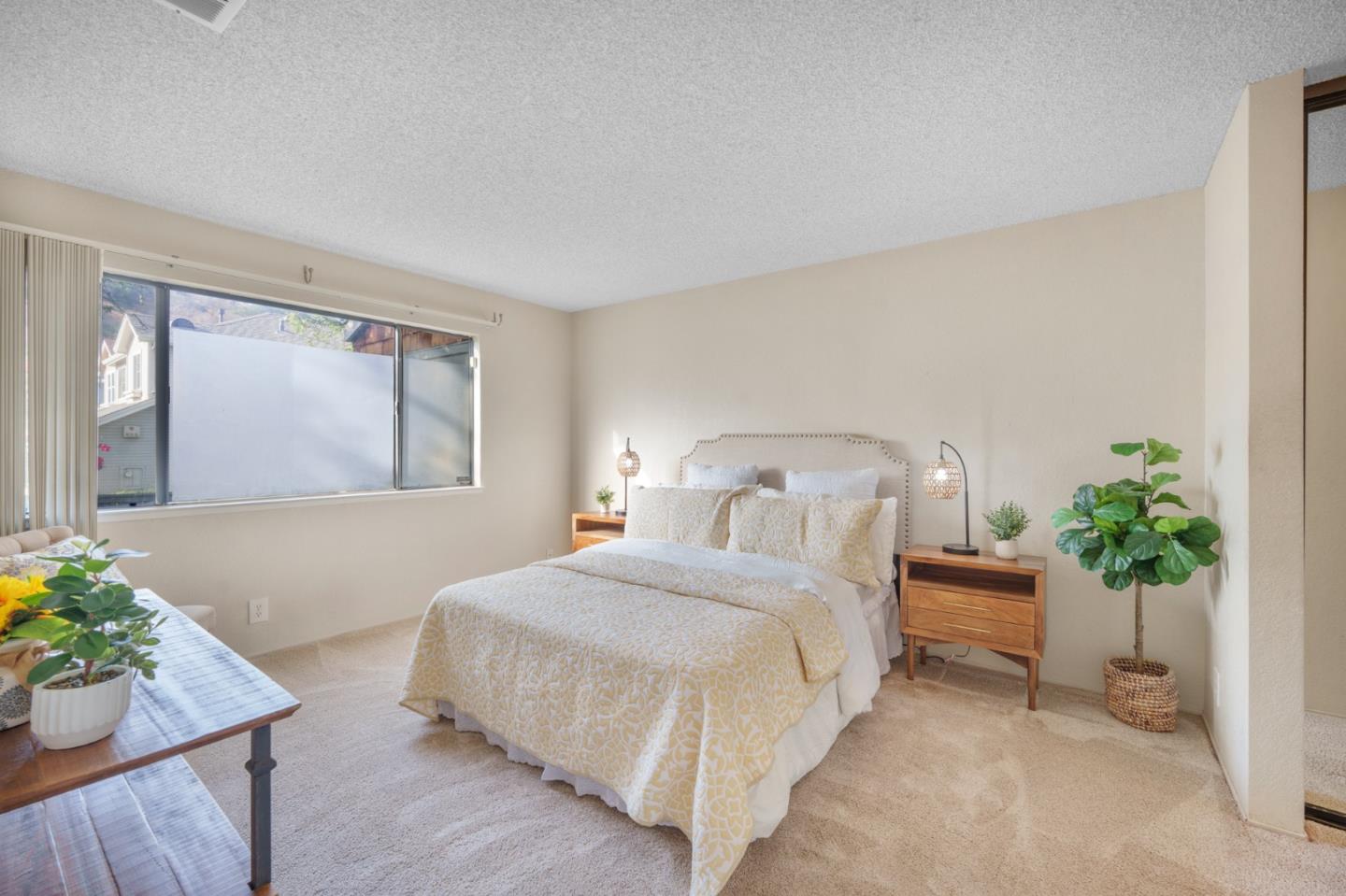 1204 La Terrace Circle