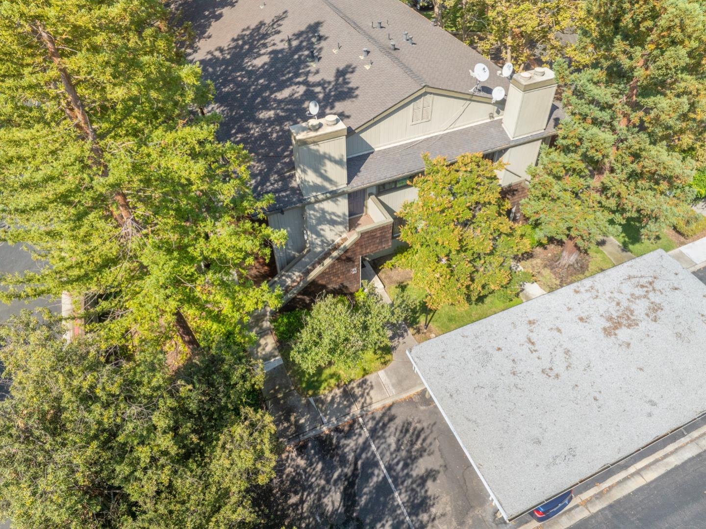 1204 La Terrace Circle