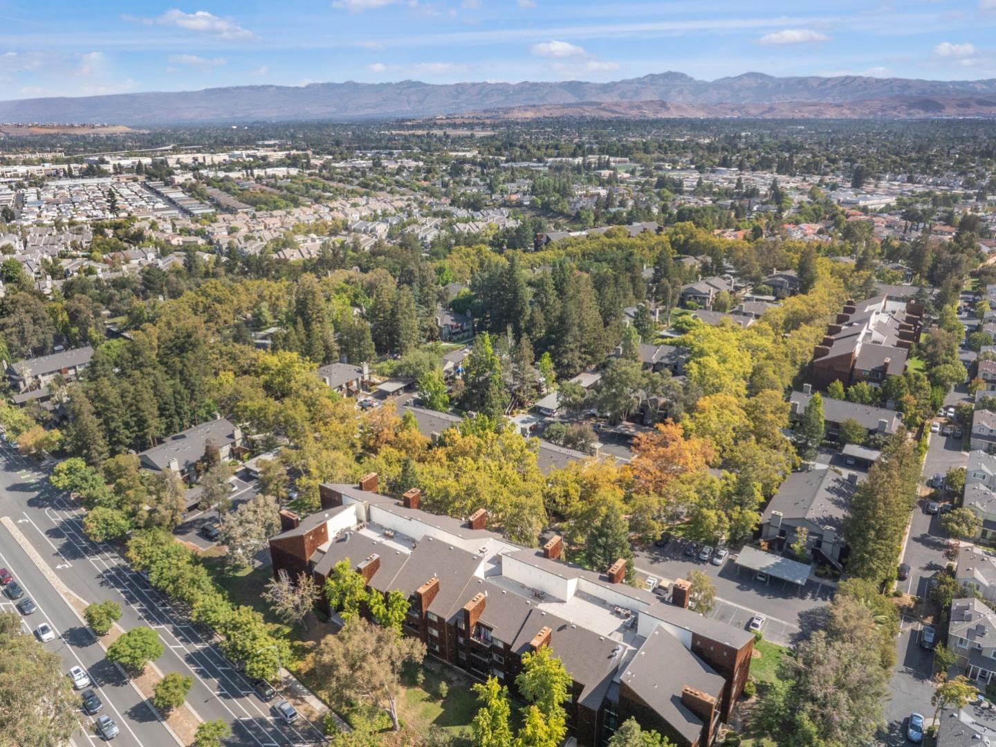 1204 La Terrace Circle