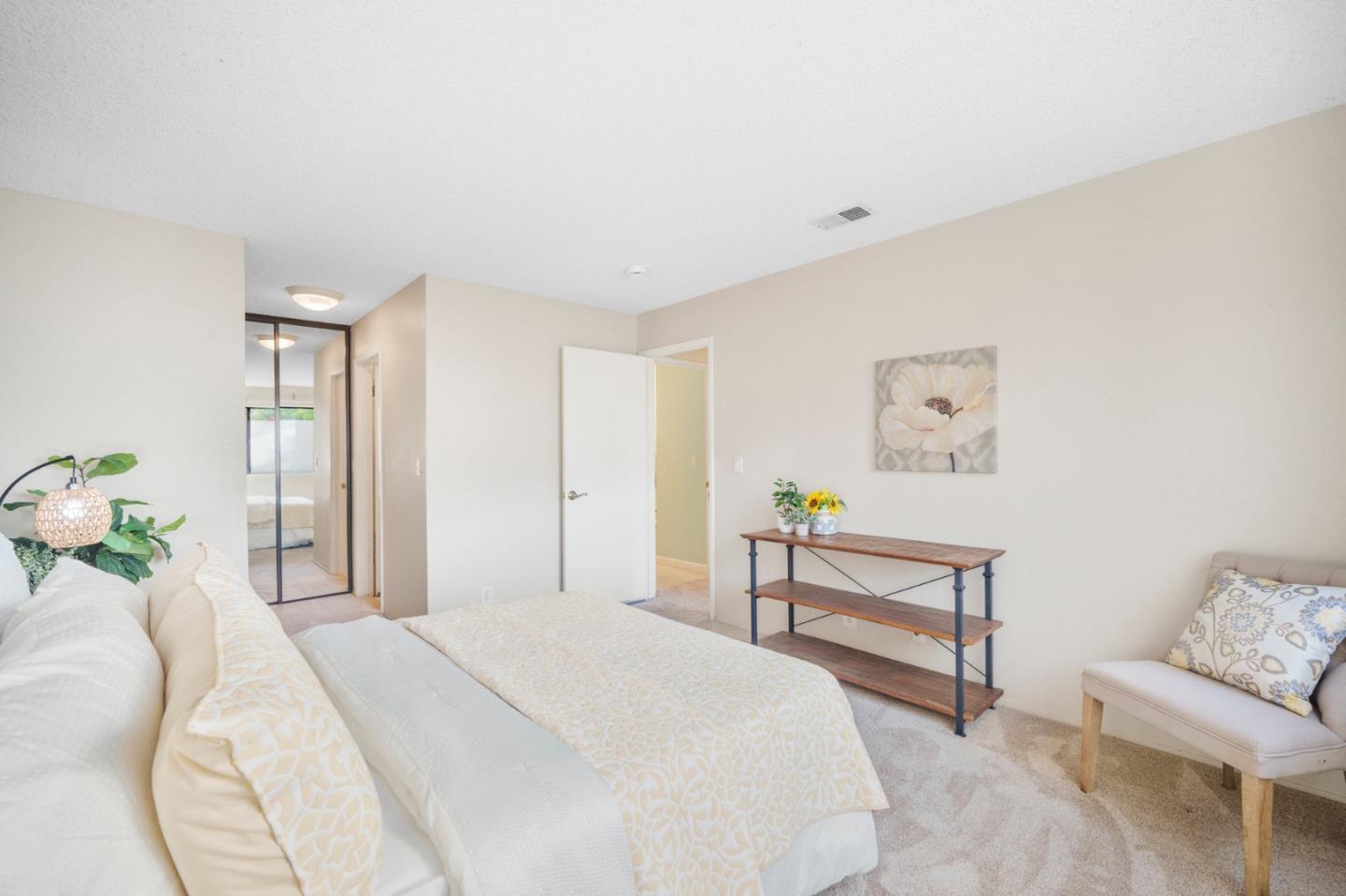 1204 La Terrace Circle