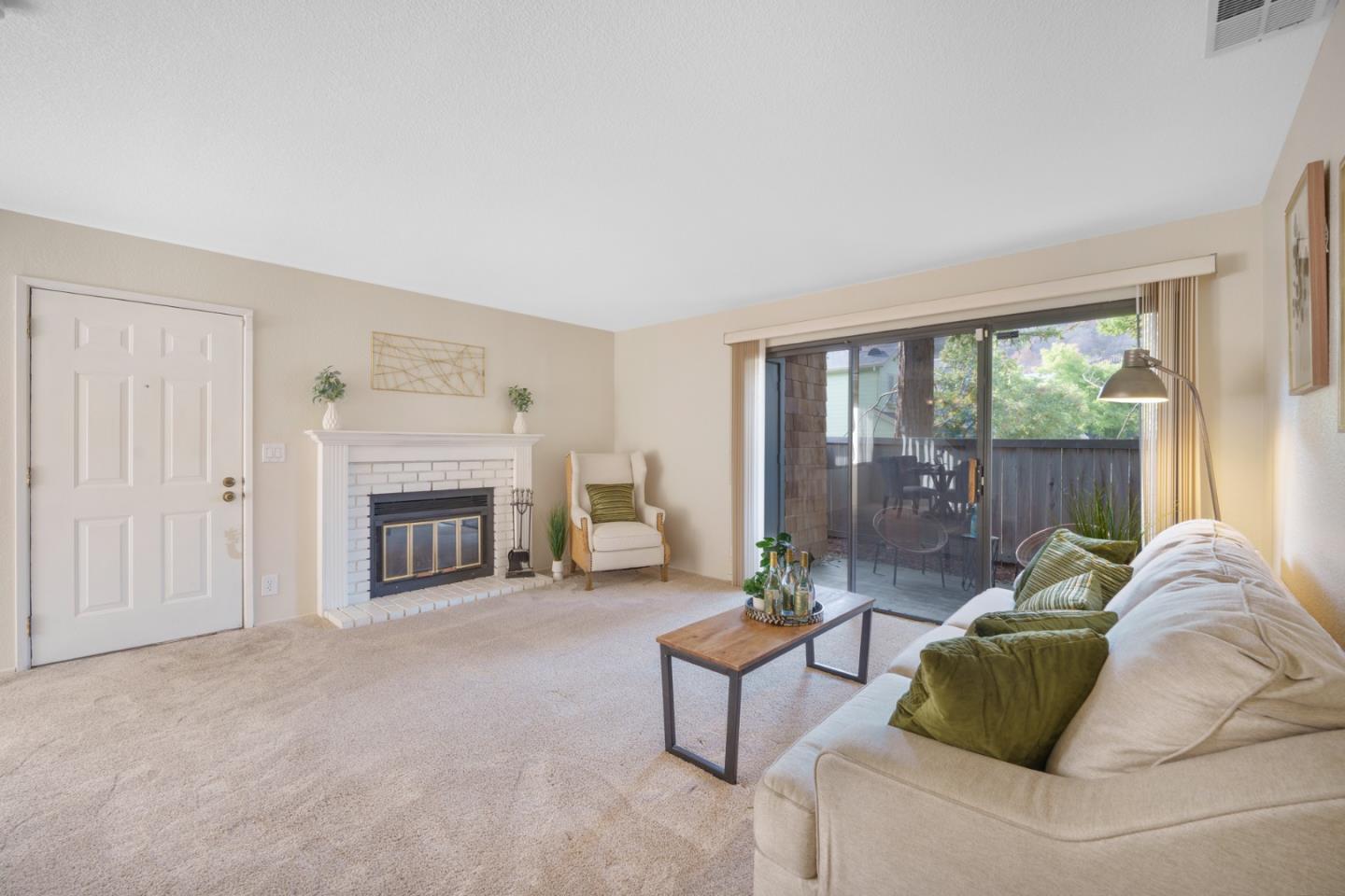 1204 La Terrace Circle