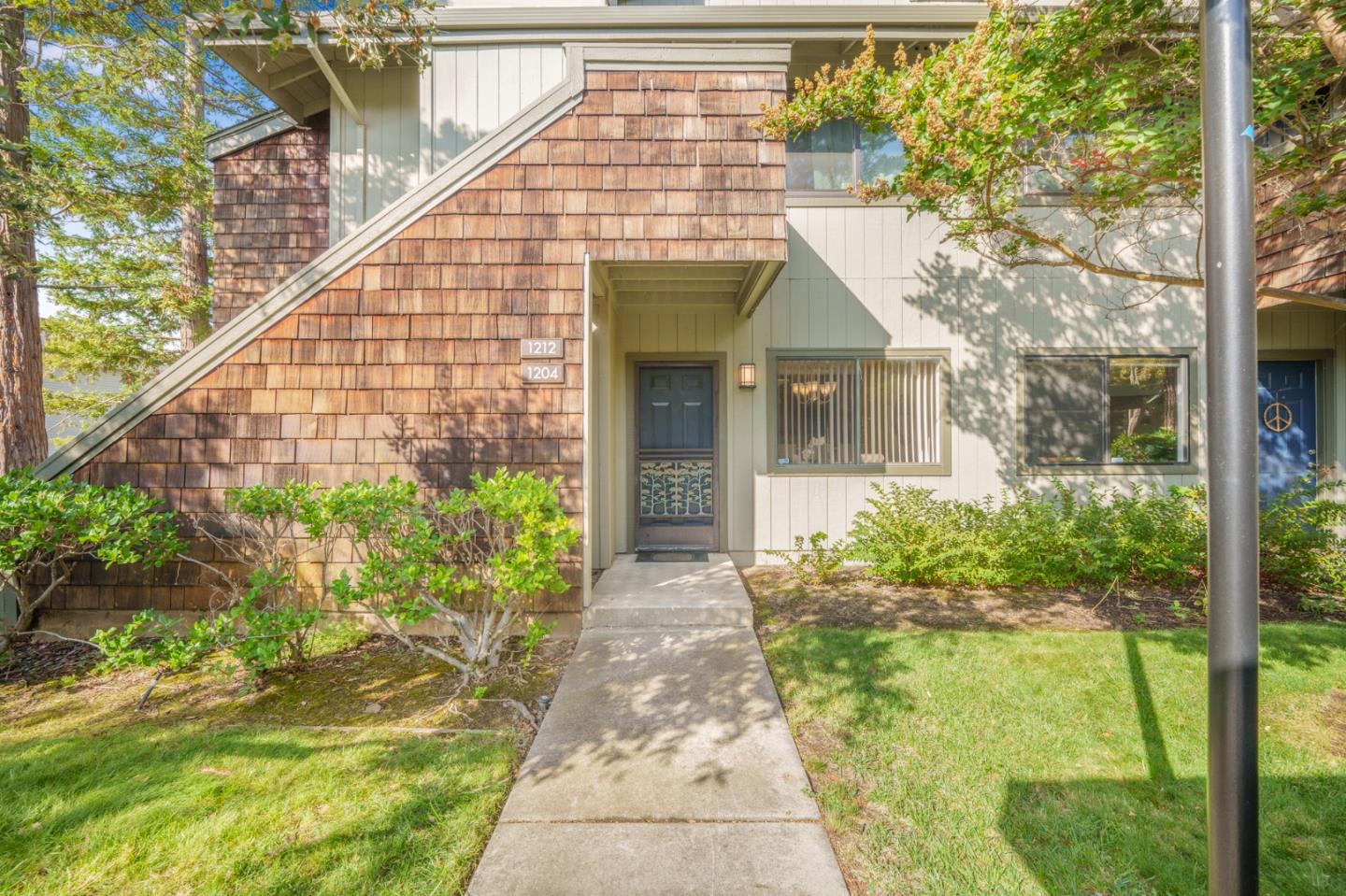 1204 La Terrace Circle