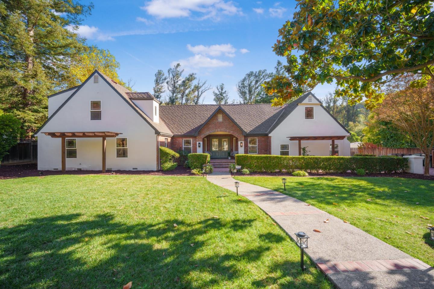 17710 Woodland Avenue