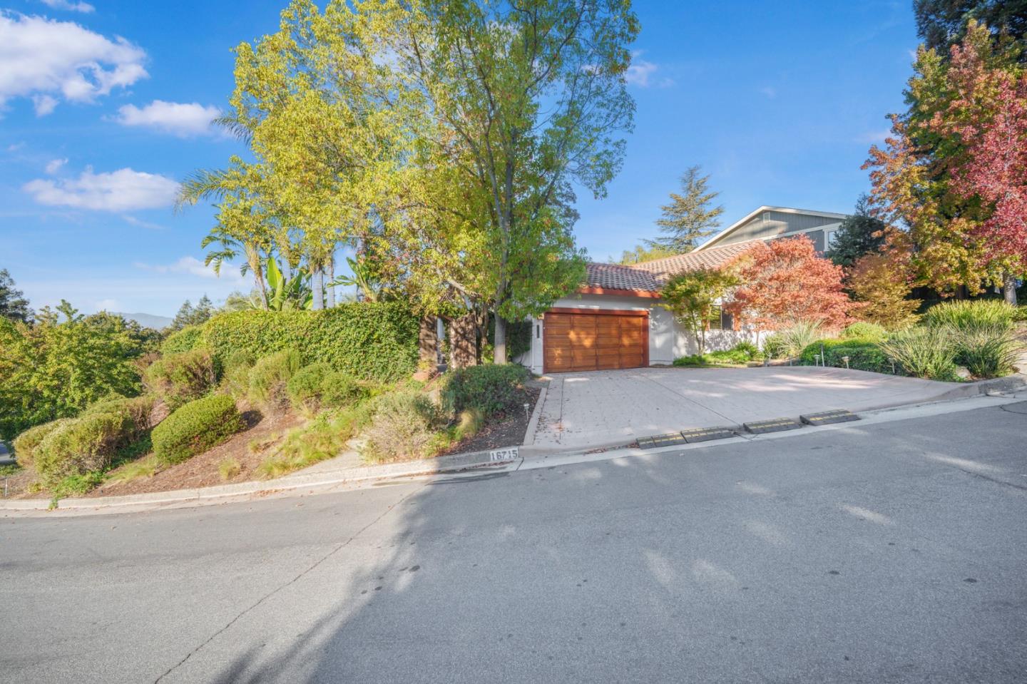 16715 Cerro Vista Drive