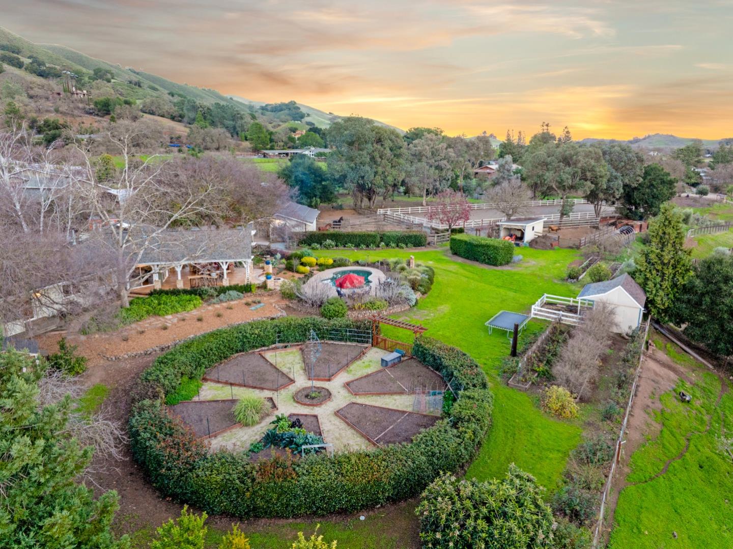 12170 Calle Uvas