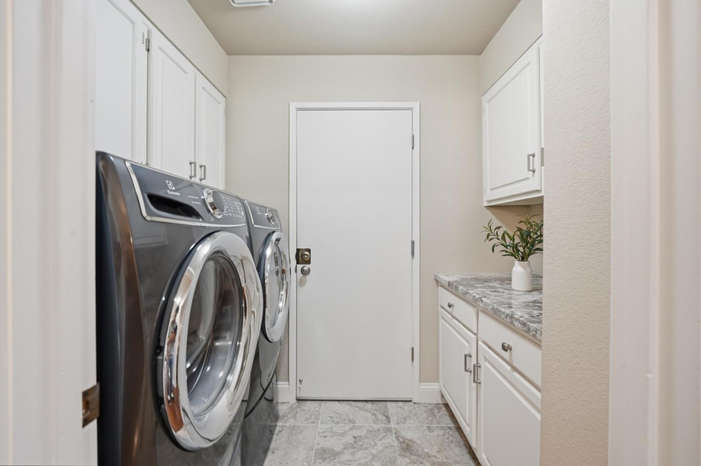 3052 Cedar Ridge Court