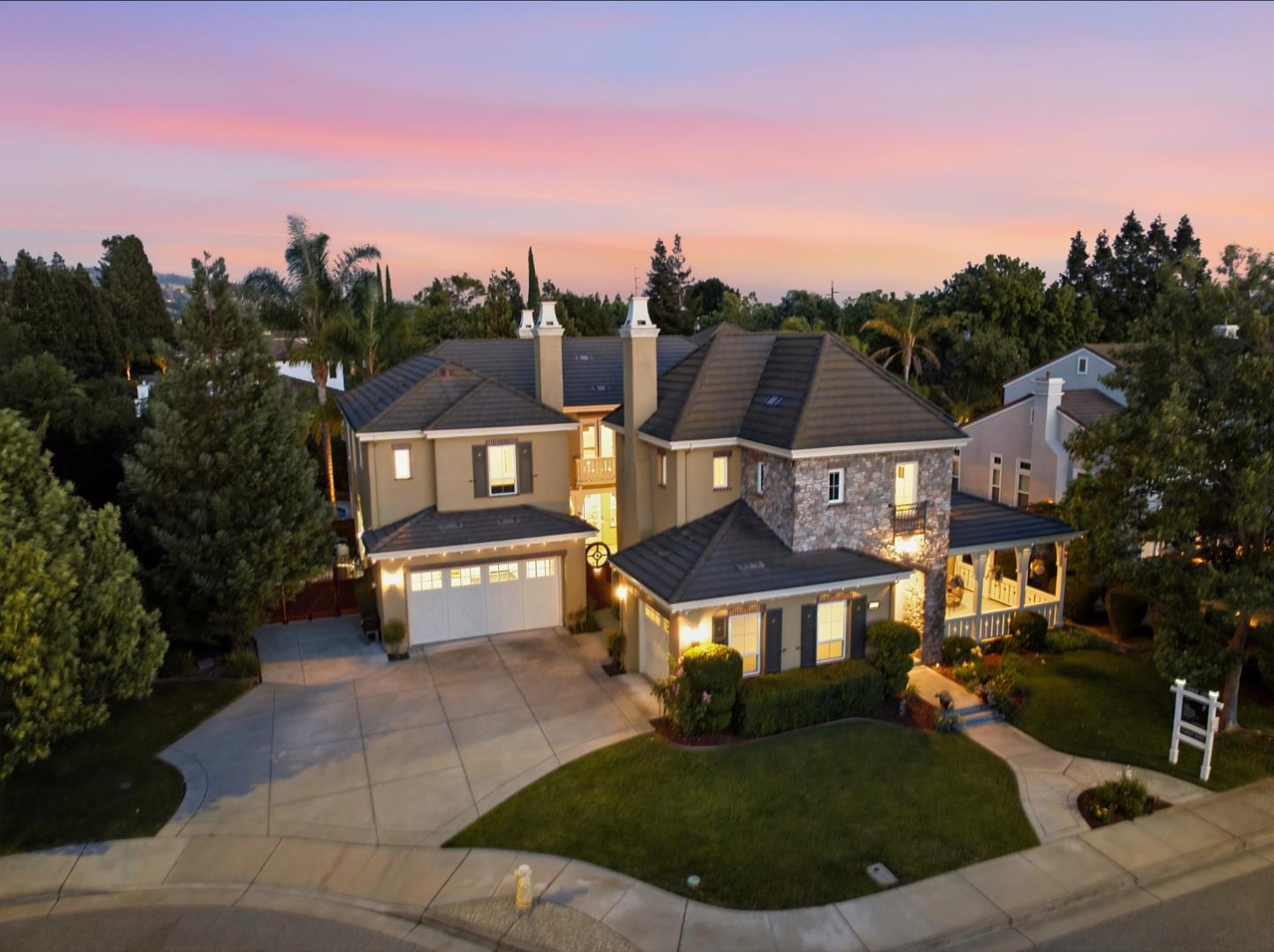 1524 Painted Feather Court