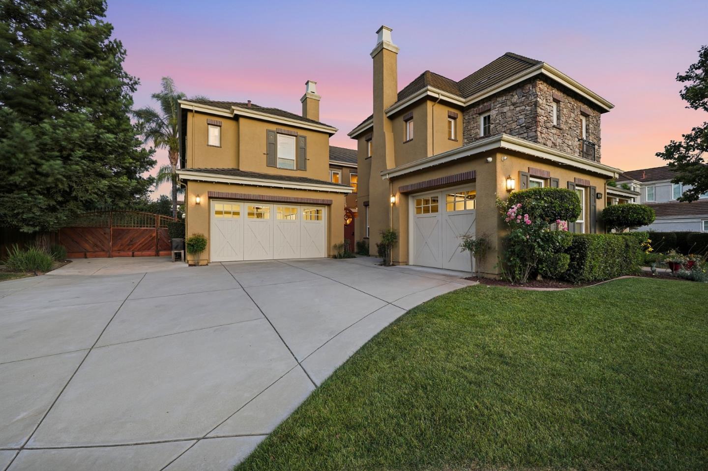 1524 Painted Feather Court