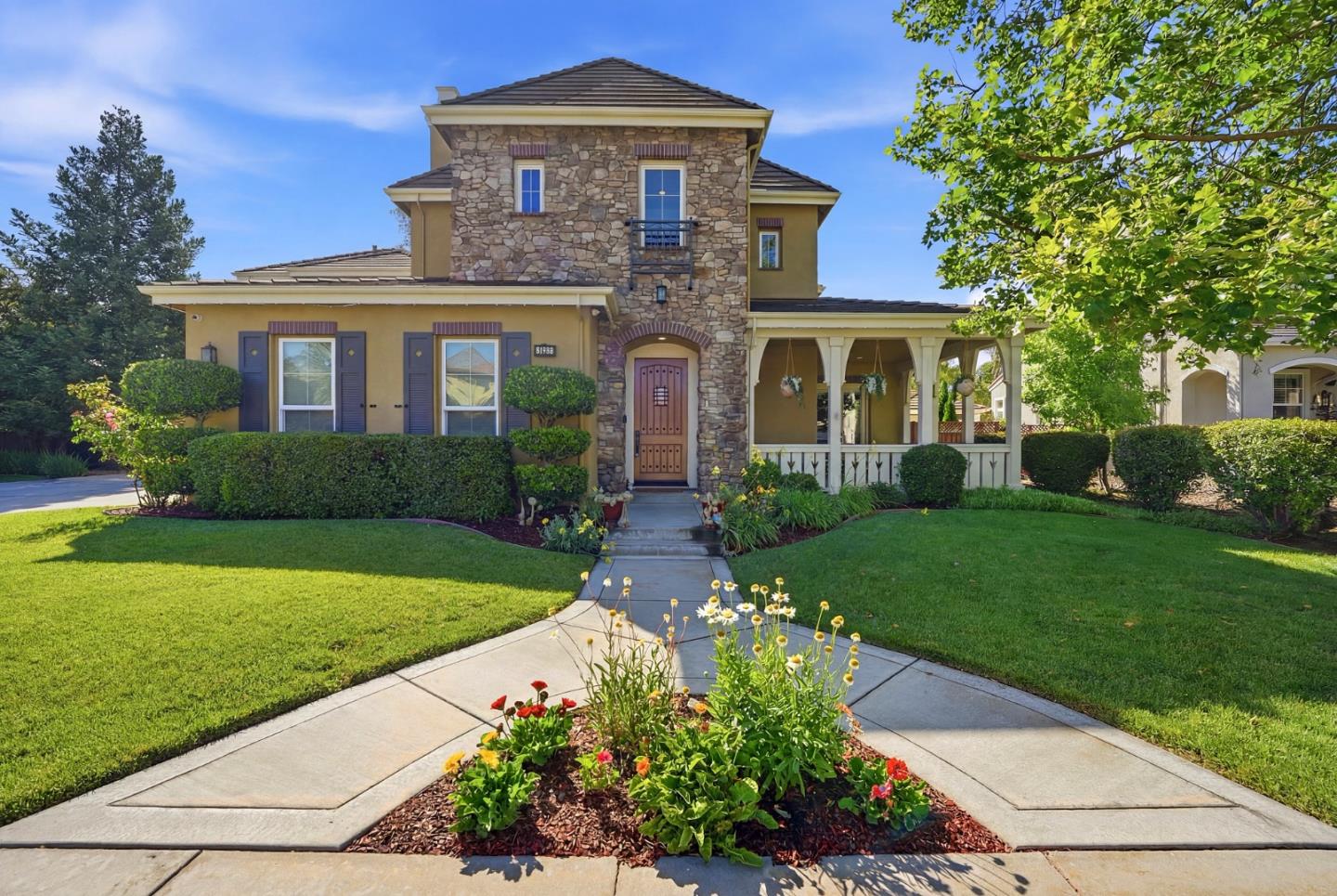 1524 Painted Feather Court
