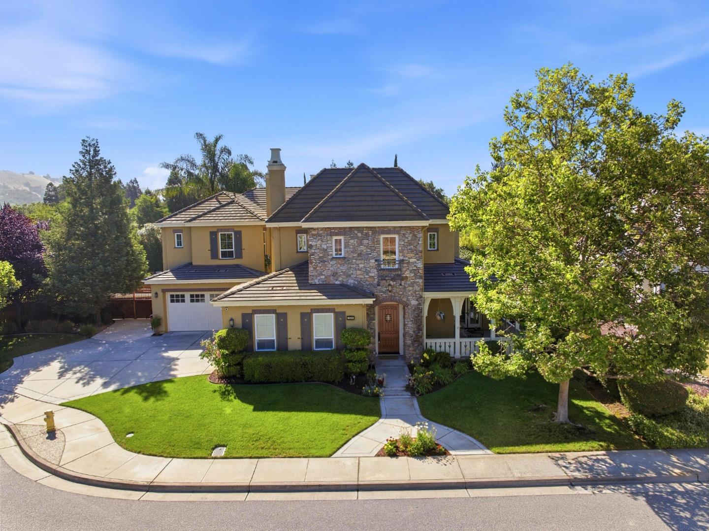 1524 Painted Feather Court