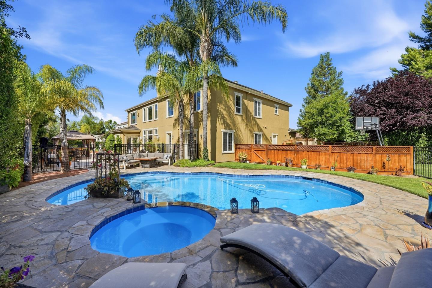 1524 Painted Feather Court