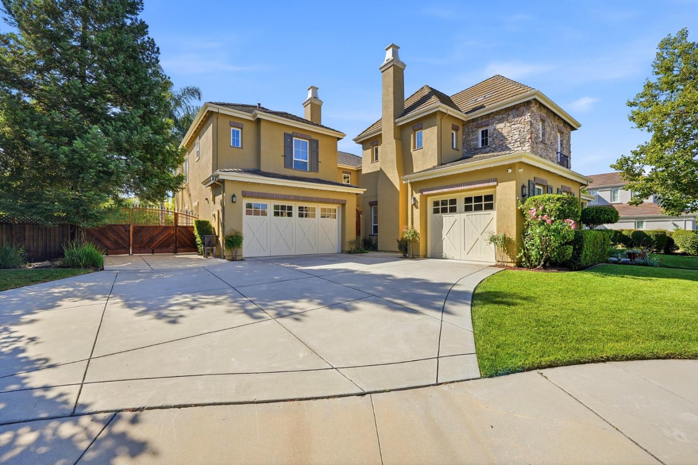 1524 Painted Feather Court