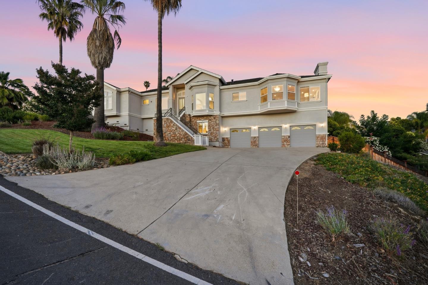 15855 Jackson Oaks Drive