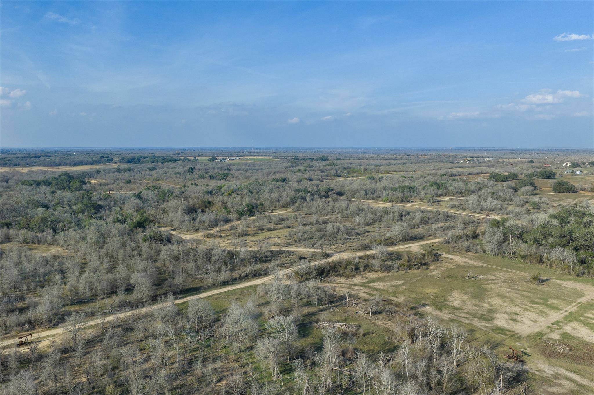 1144 Treetop LN