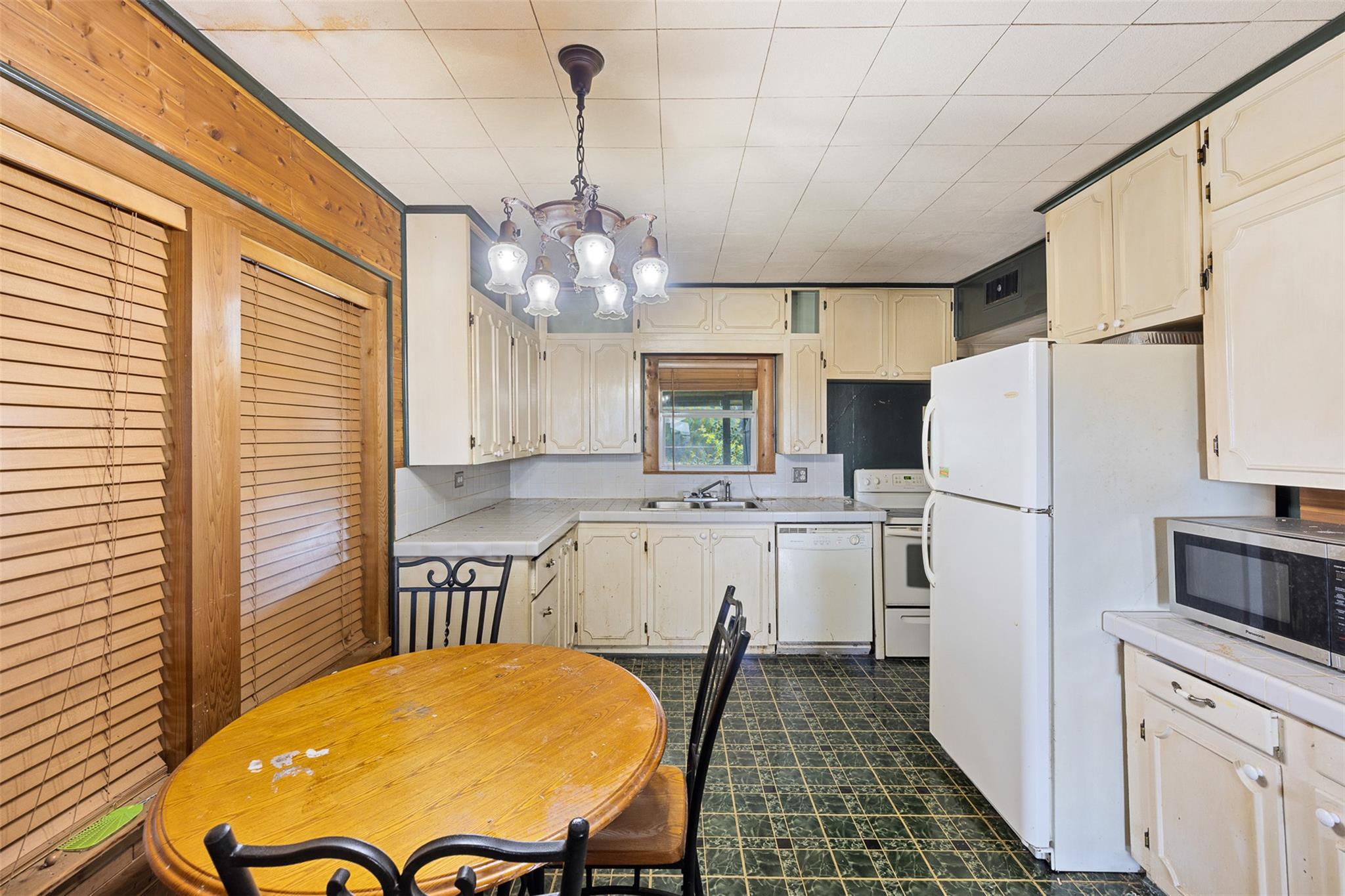 763 Upper Elgin River RD