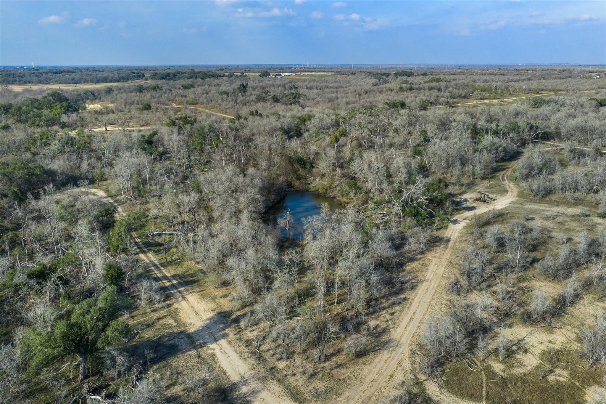 1144 Treetop LN