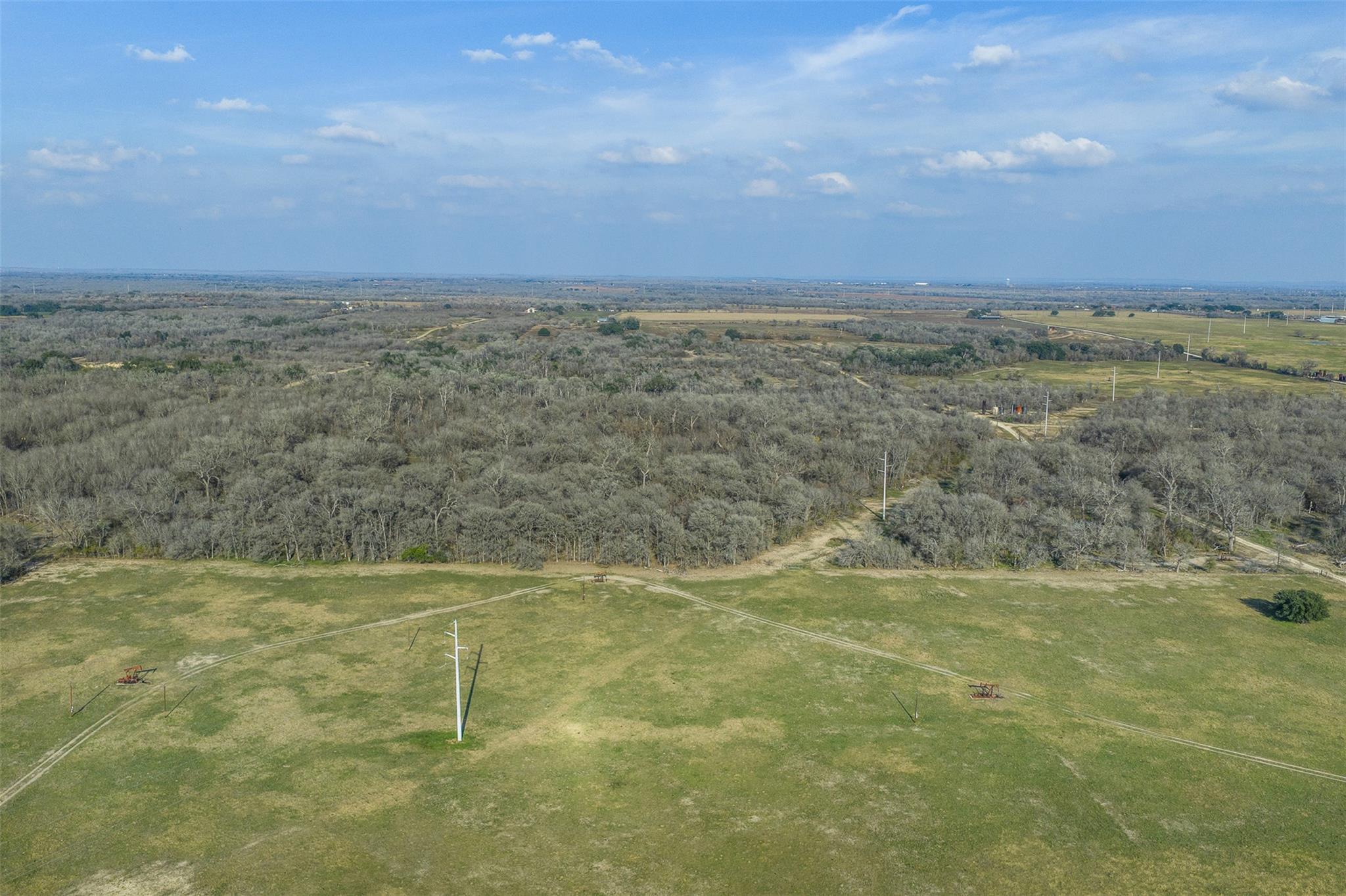 1144 Treetop LN