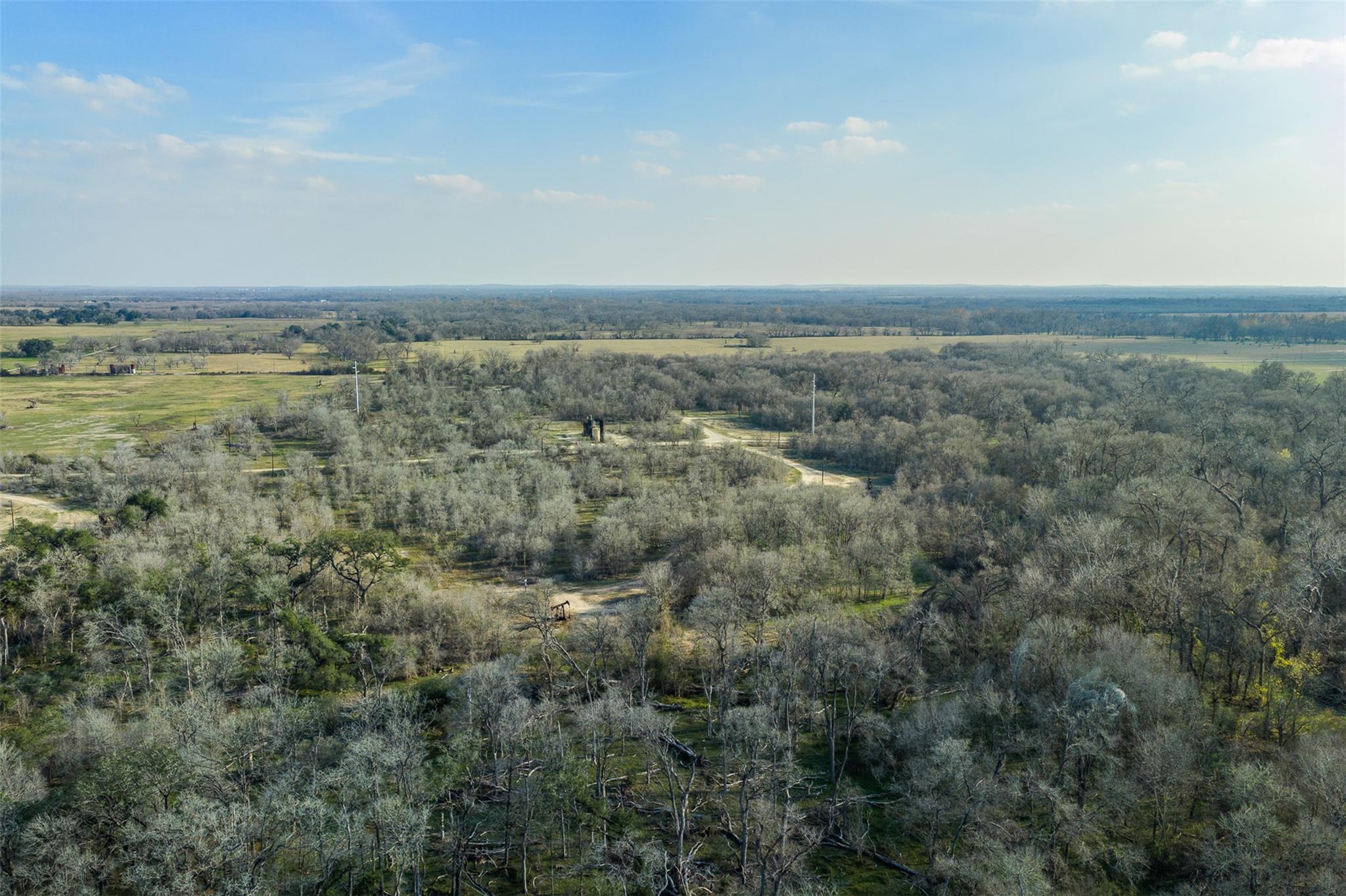 1144 Treetop LN