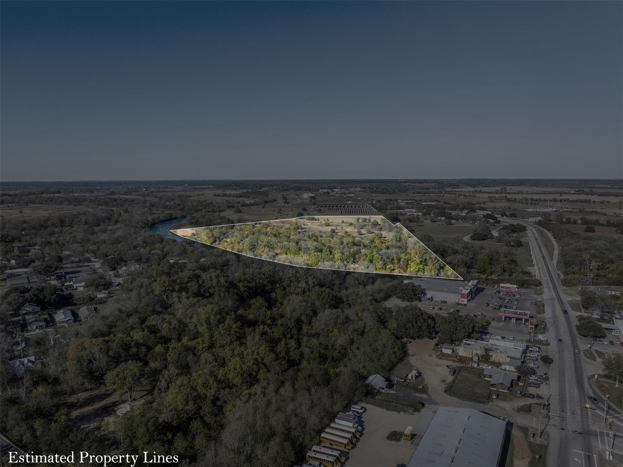665 SH 230 Loop, Smithville
