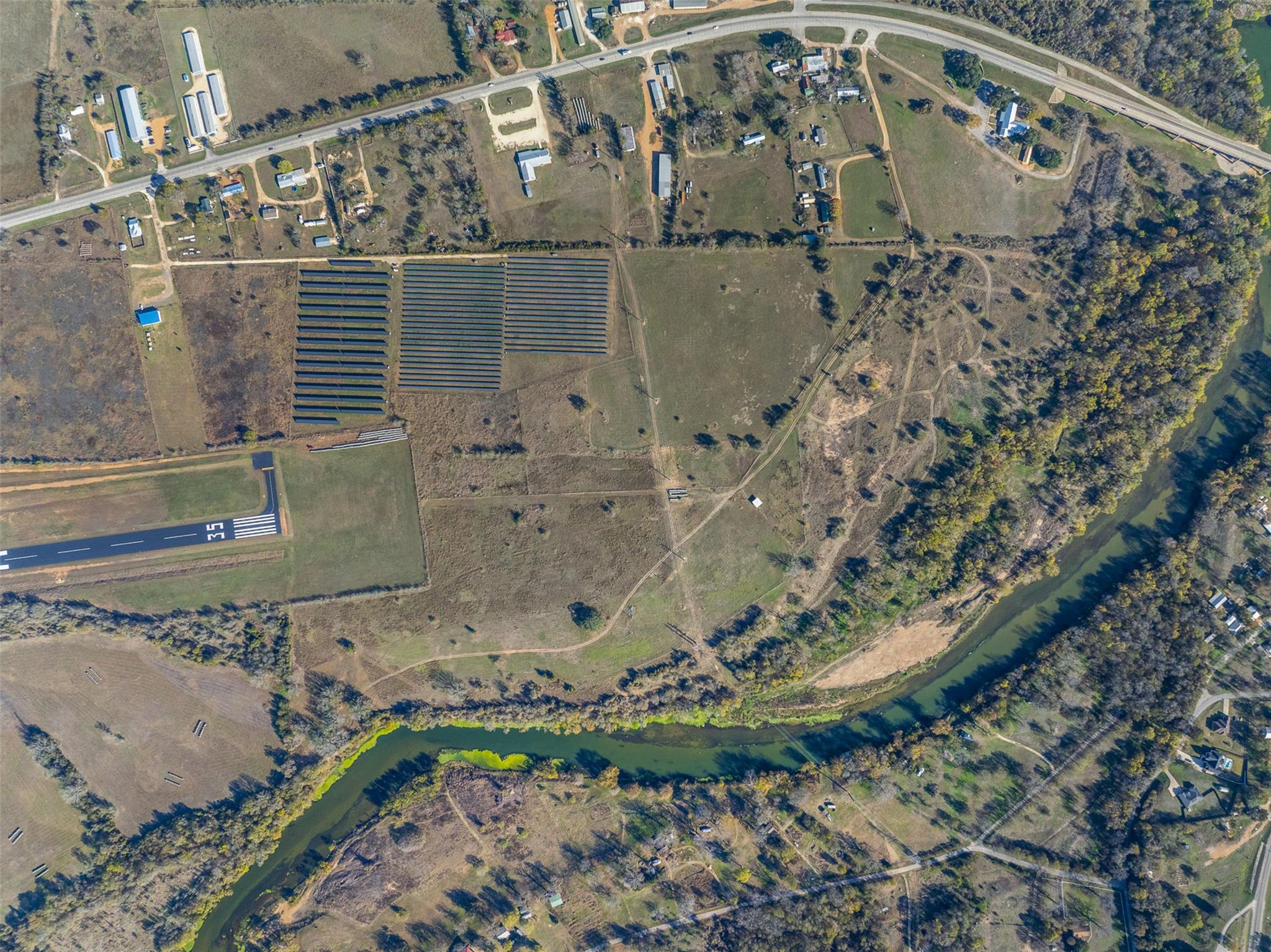 665 SH 230 Loop, Smithville