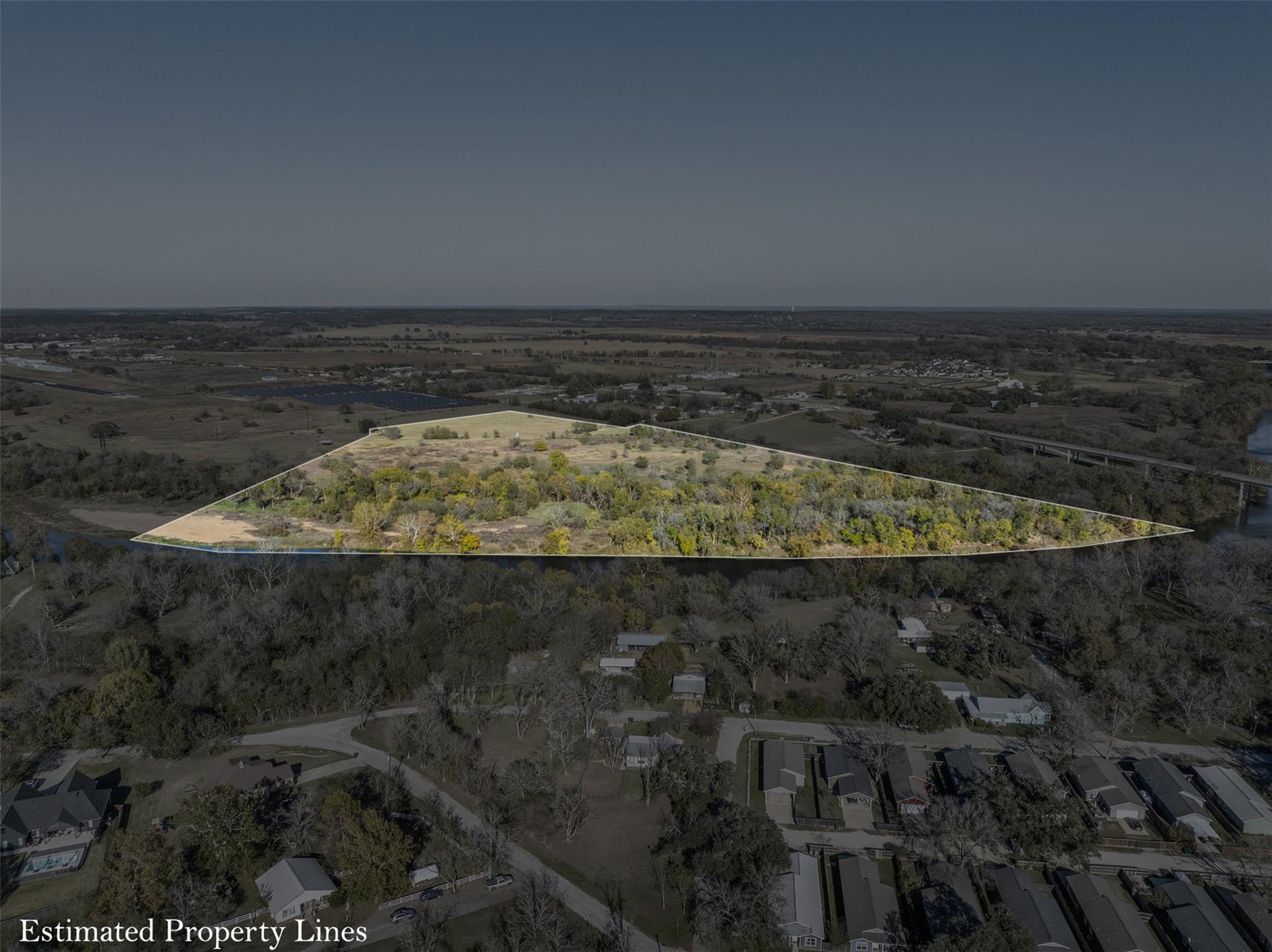 665 SH 230 Loop, Smithville