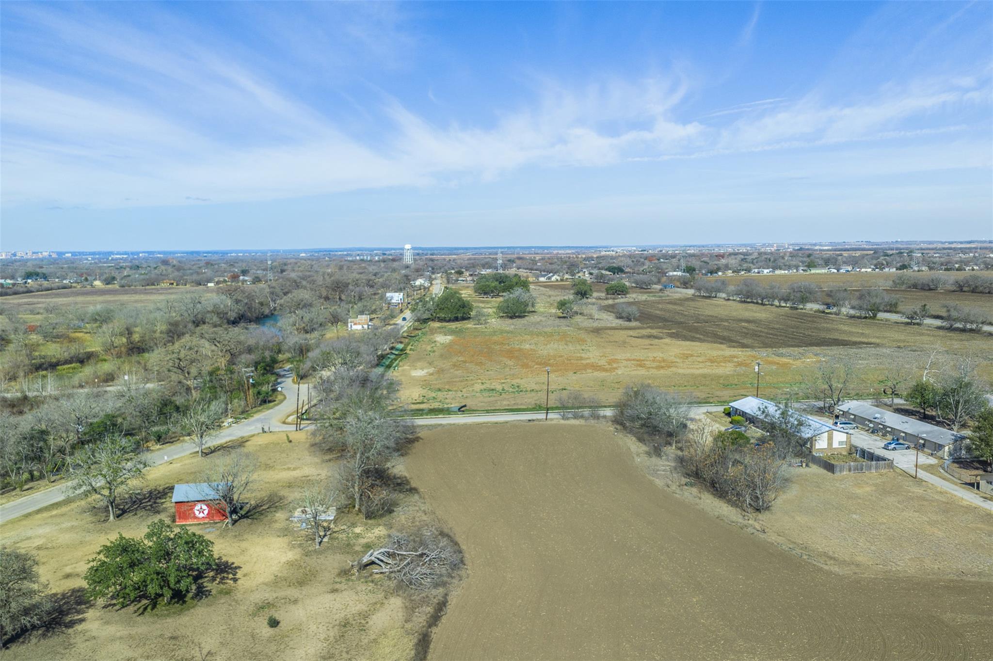 598 NW River RD