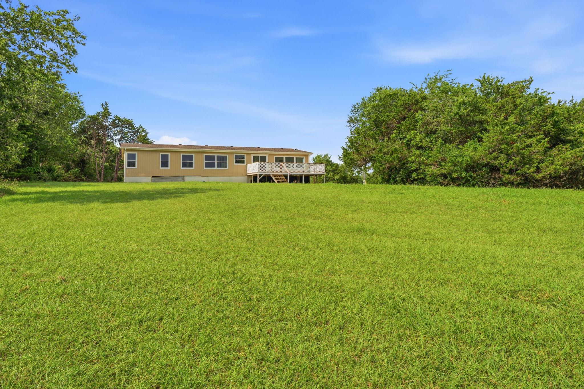 285 Hilltop DR