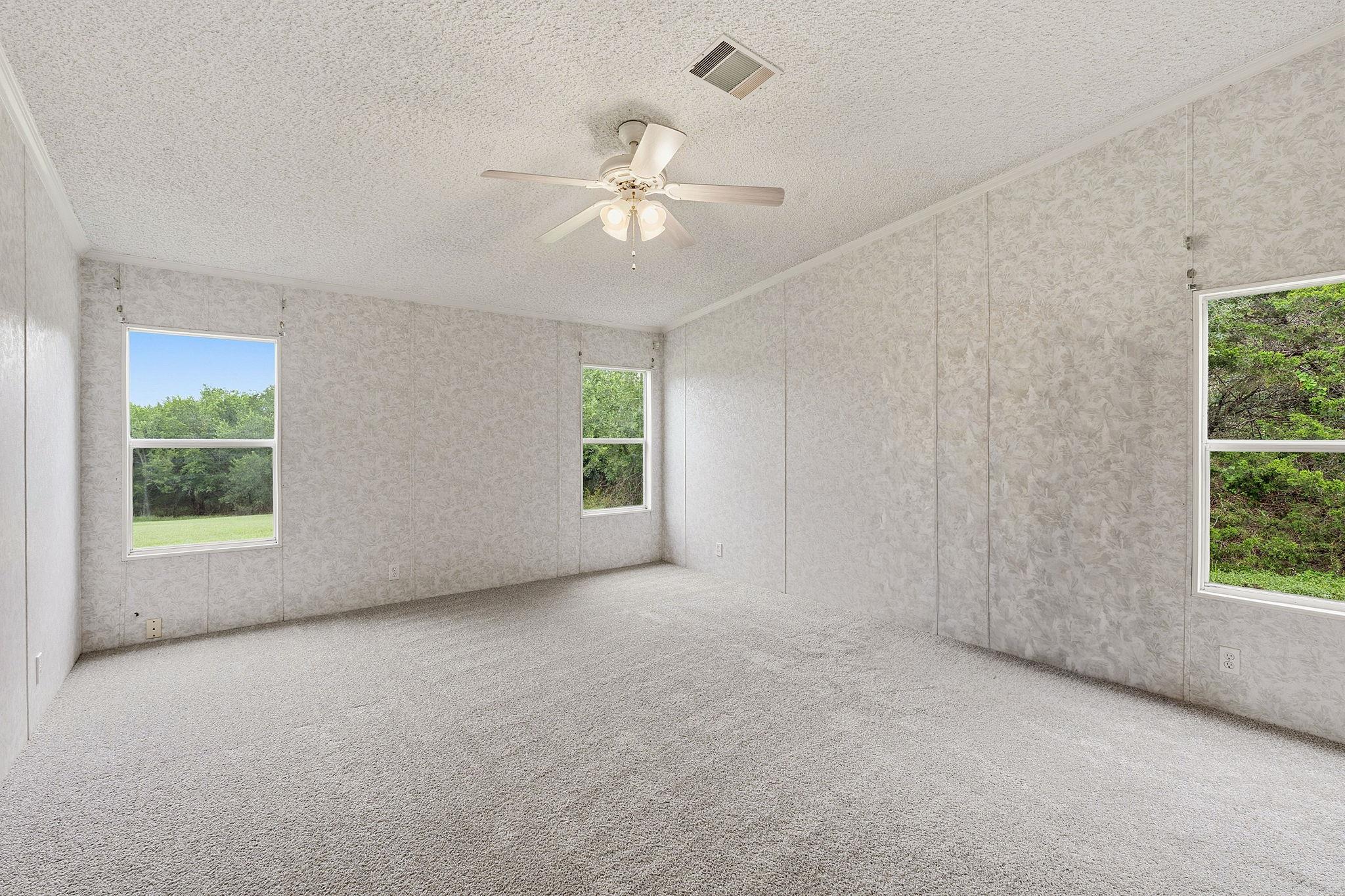 285 Hilltop DR