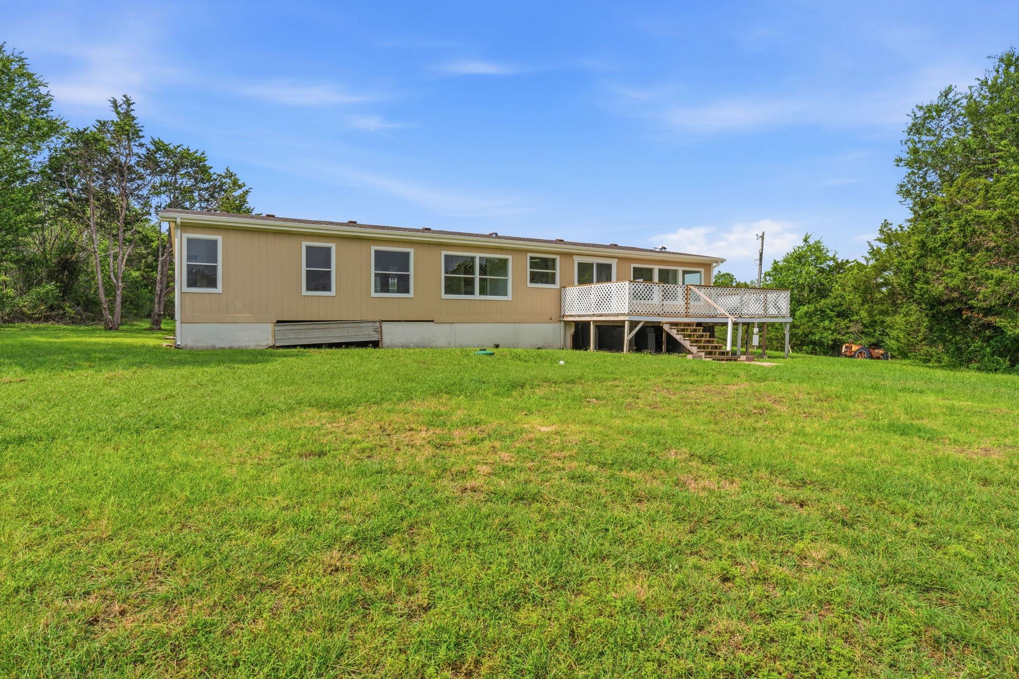 285 Hilltop DR
