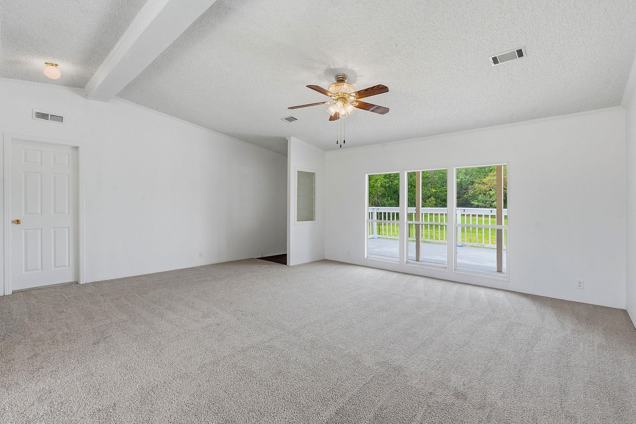 285 Hilltop DR