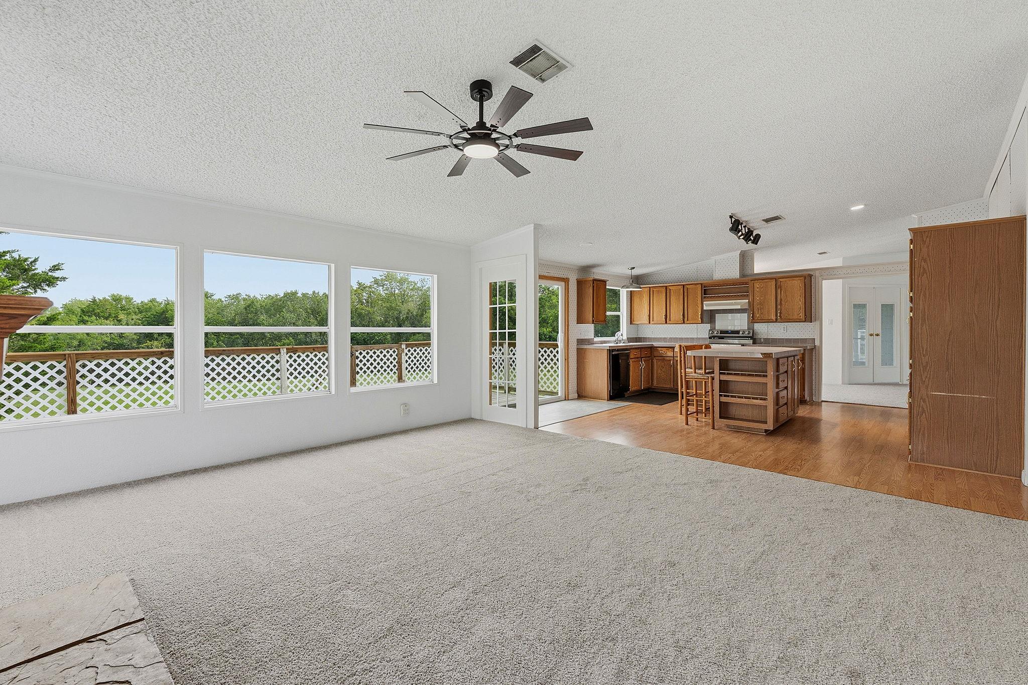 285 Hilltop DR