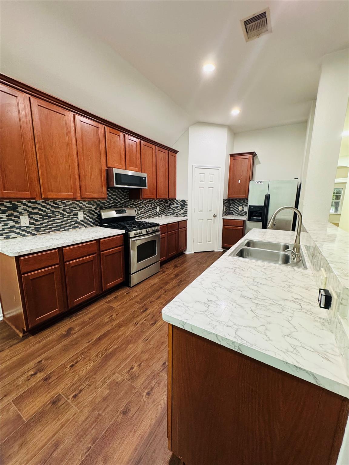 1303 Four Seasons Farm DR