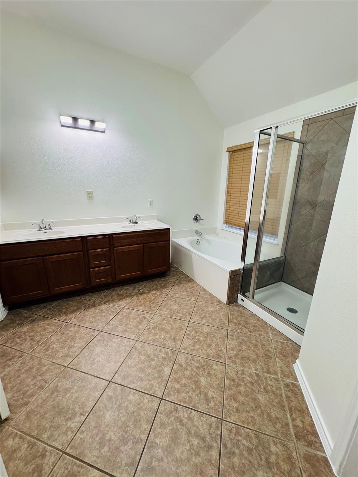 1303 Four Seasons Farm DR