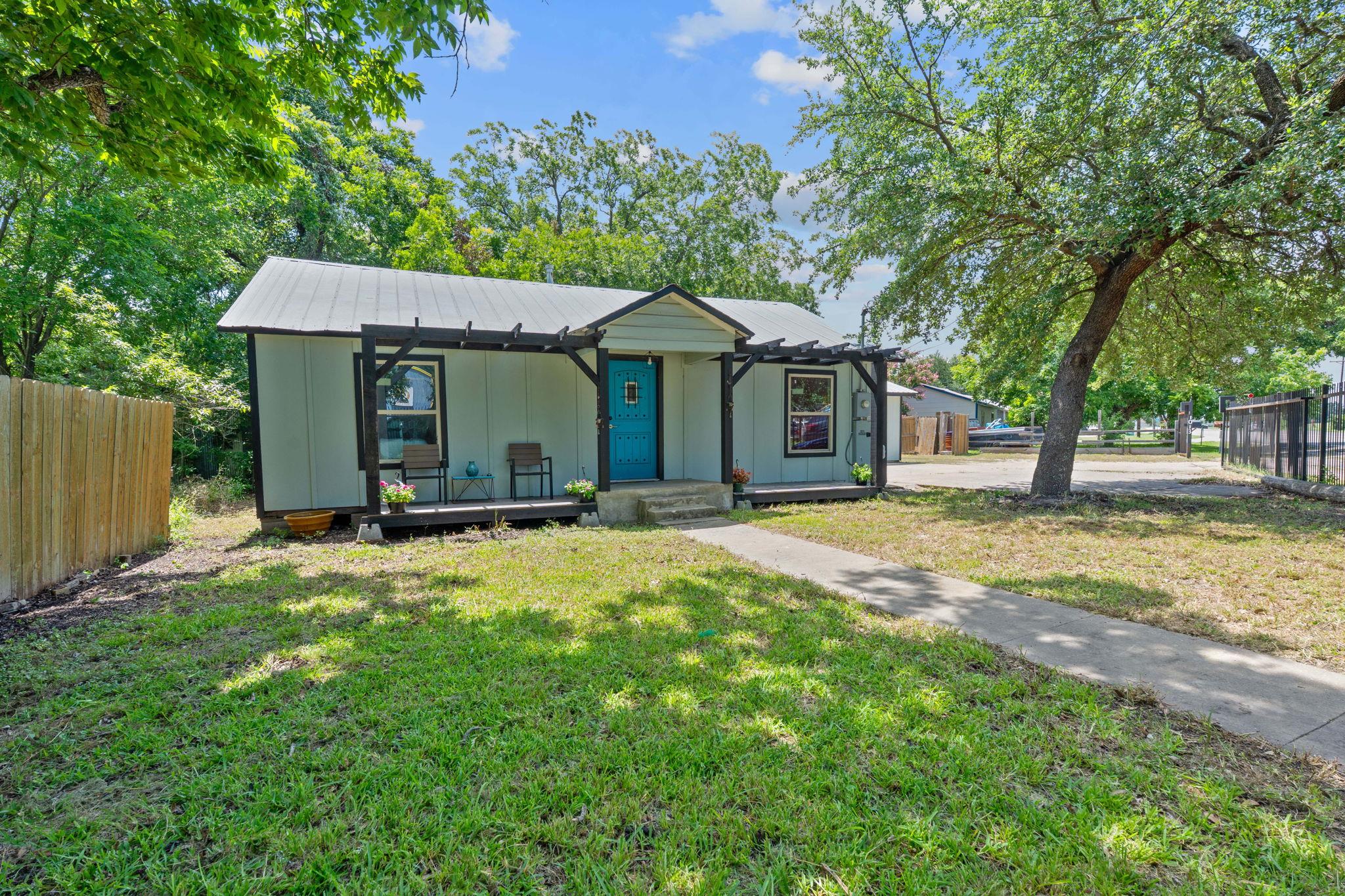 1013 N Colorado ST