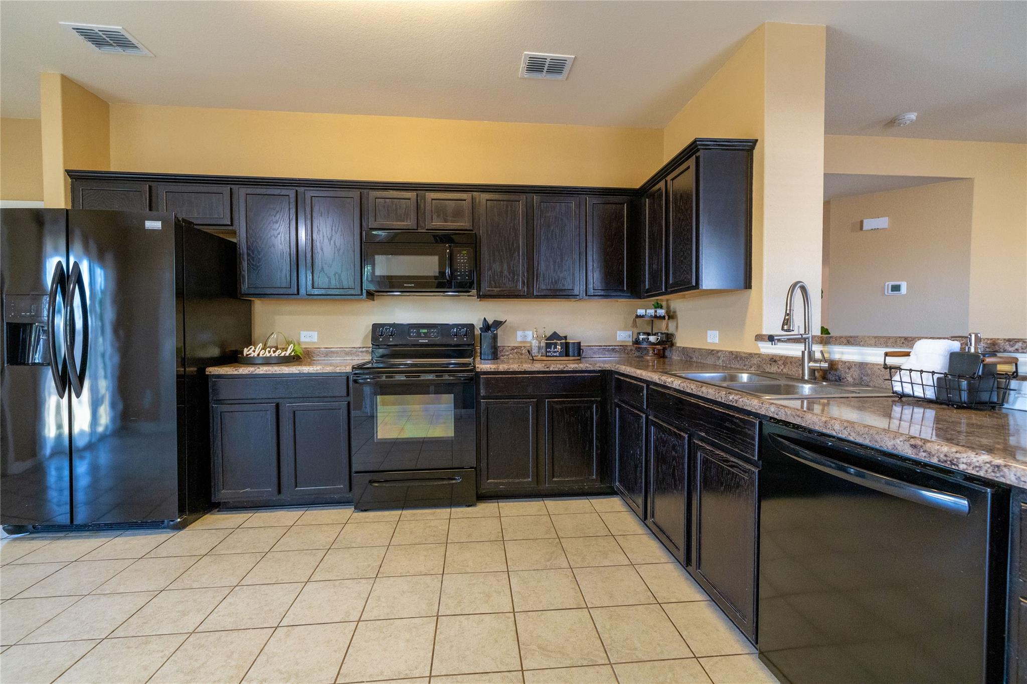 1514 Wedgewood CV, Lockhart