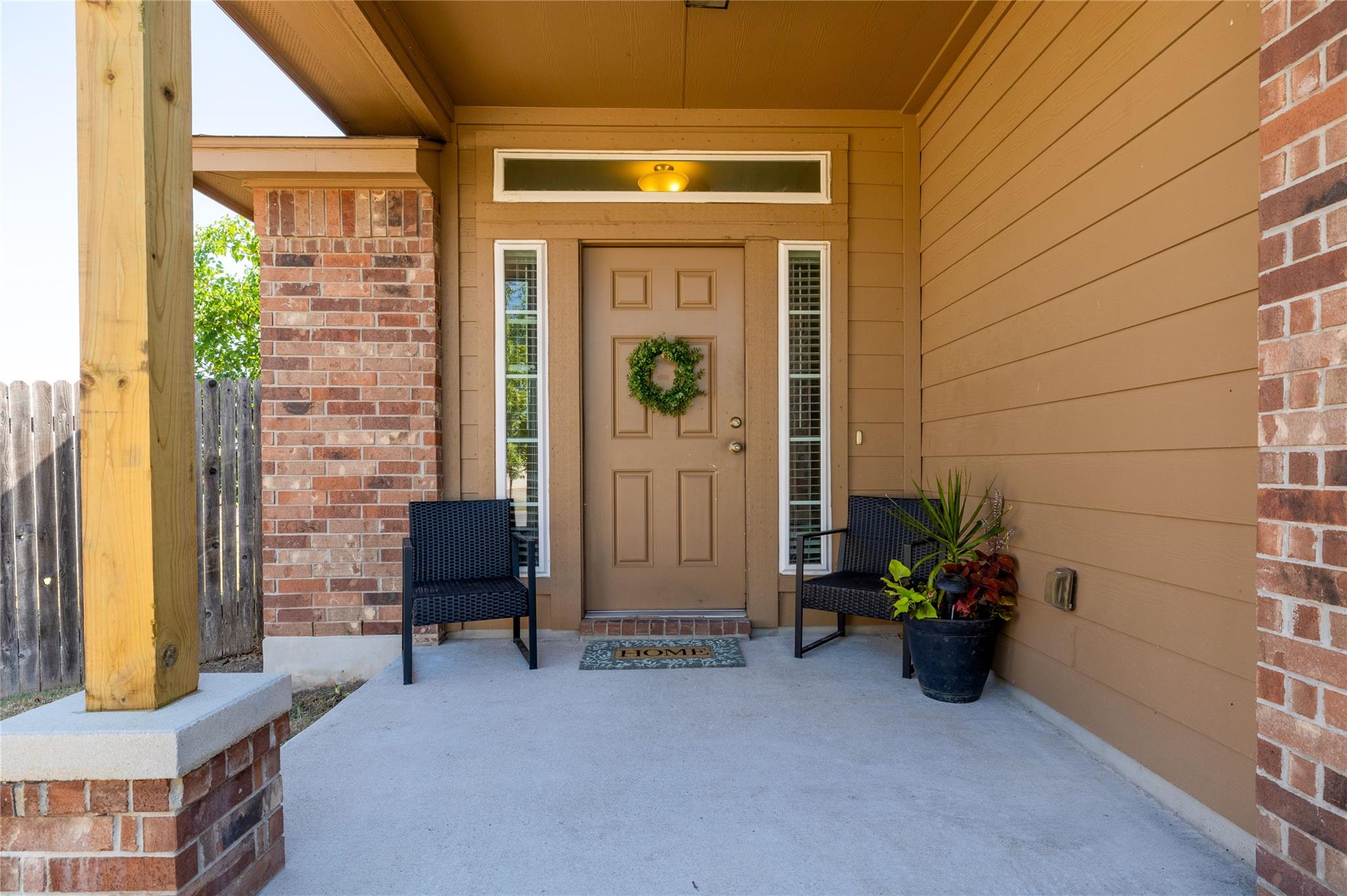 1514 Wedgewood CV, Lockhart