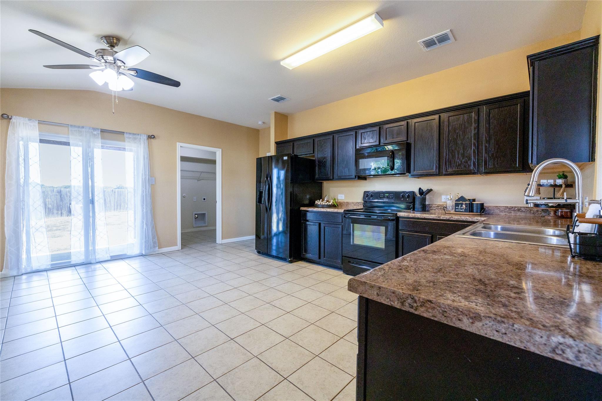 1514 Wedgewood CV, Lockhart