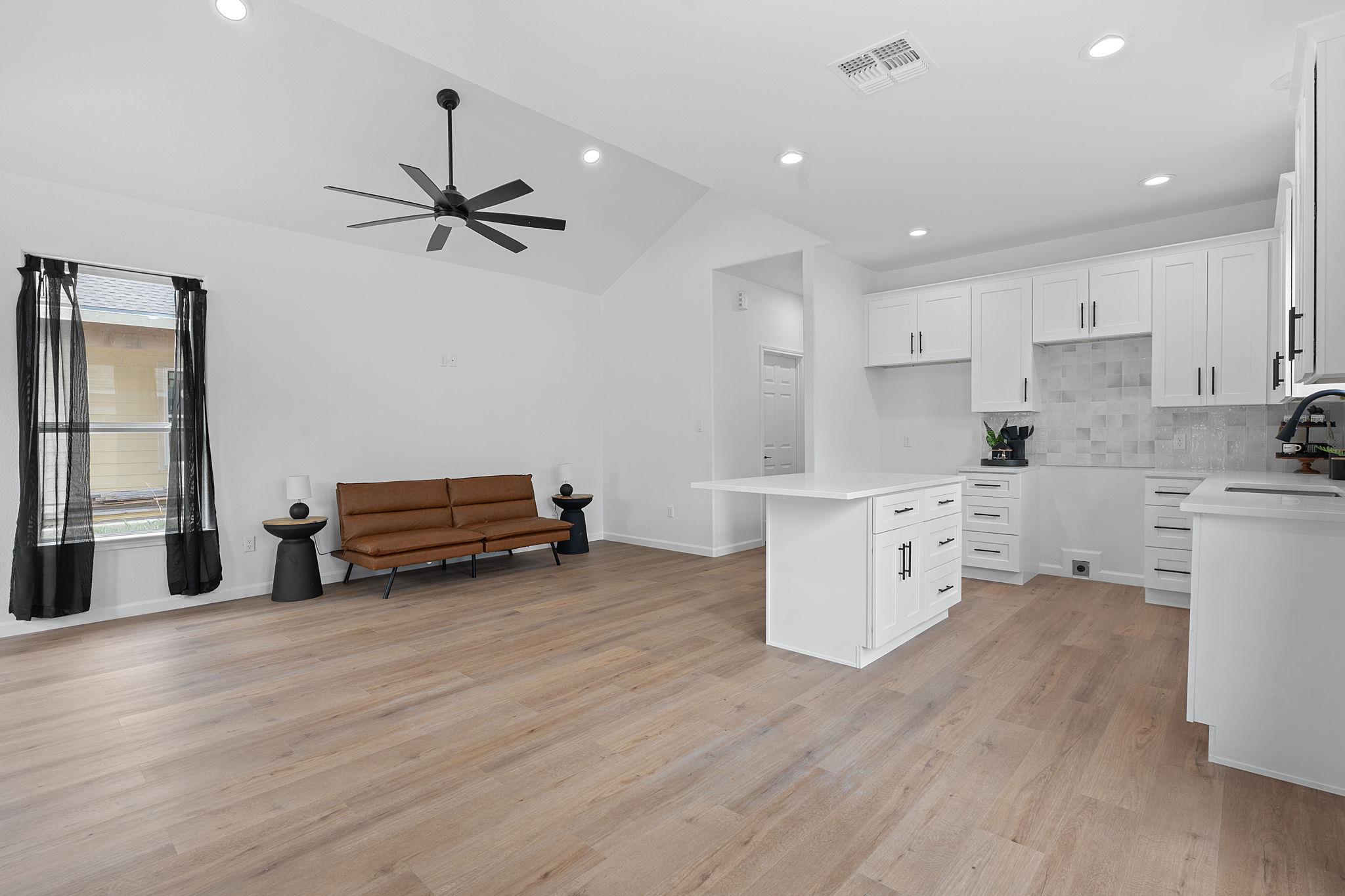 738 Chihuahua ST