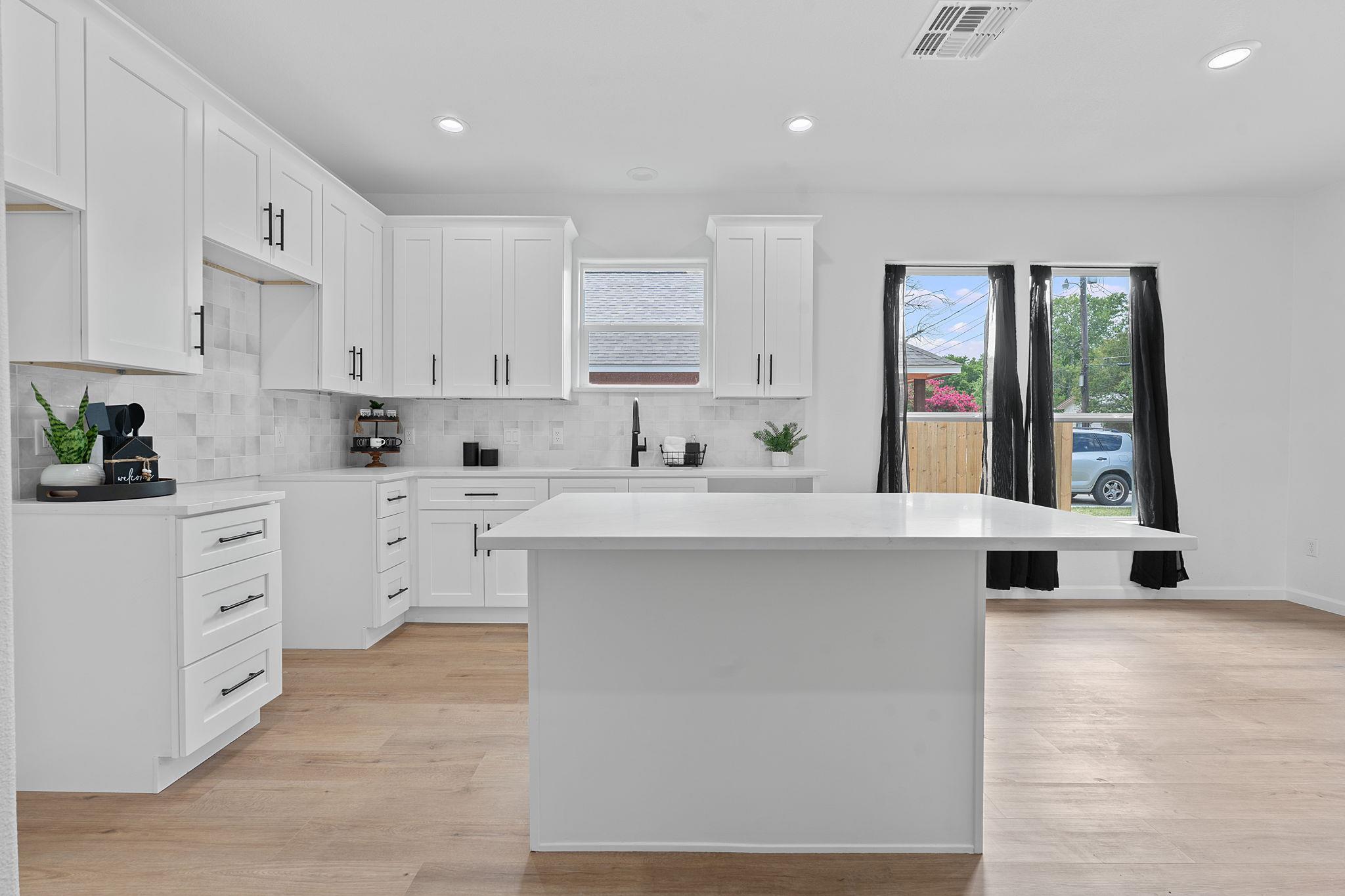 738 Chihuahua ST